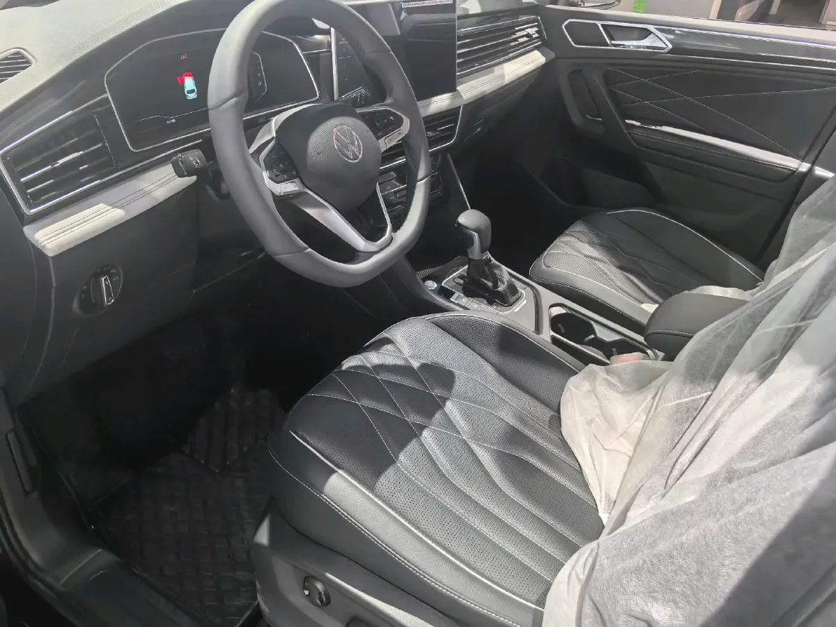 2023 Volkswagen Tiguan L 1.4T 150HP L4 6DCT PHEV 13KWH,autocango,china used car exporter,china ev exporter,chinese used car exporter,chinese used ev exporter