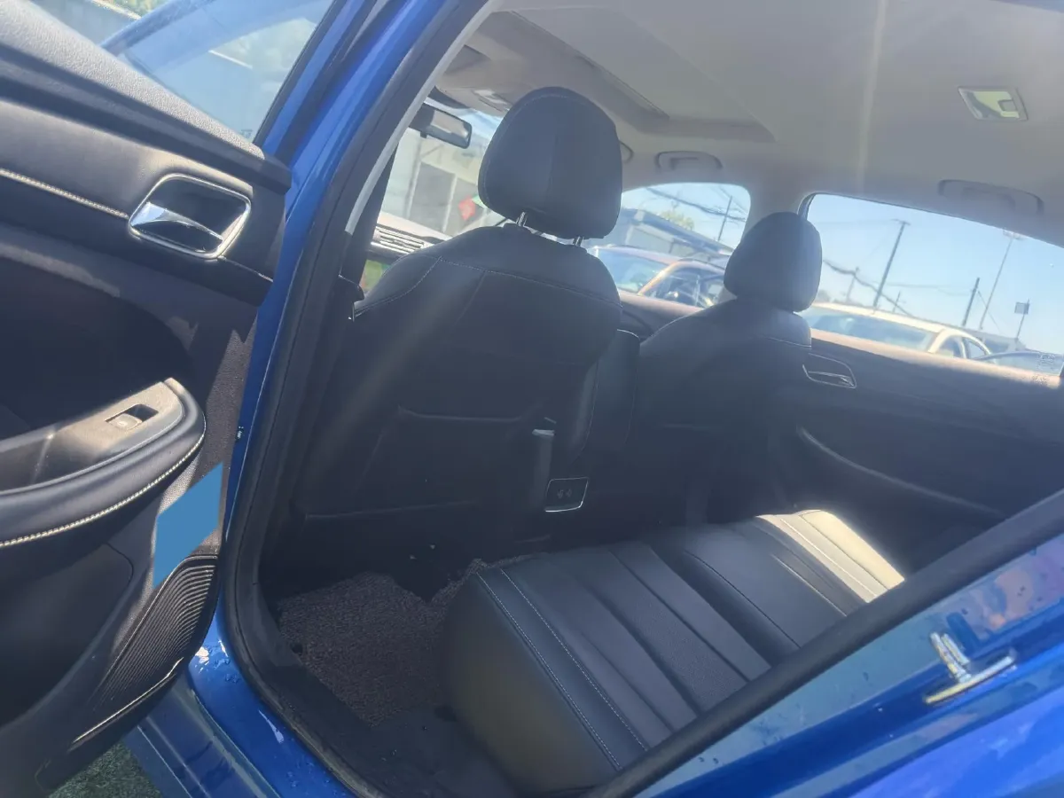 2019 Roewe i5 1.5T 169HP L4 7DCT,autocango,china used car exporter,china ev exporter,chinese used car exporter,chinese used ev exporter