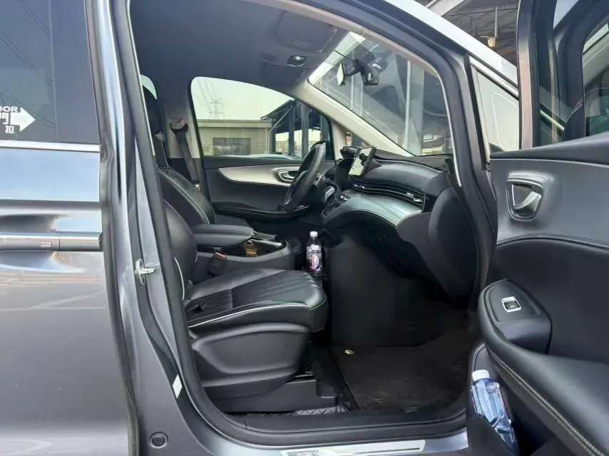 2023 Roewe iMAX8 2.0T 234HP L4 8AT,autocango,china used car exporter,china ev exporter,chinese used car exporter,chinese used ev exporter