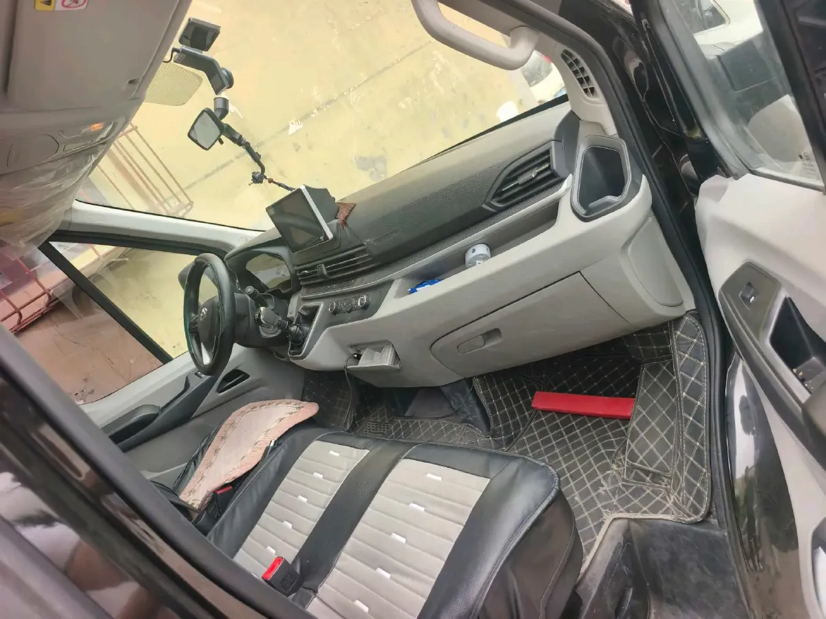 2020 MAXUS XinTu V90 2.0T 148HP L4 6MT,autocango,china used car exporter,china ev exporter,chinese used car exporter,chinese used ev exporter