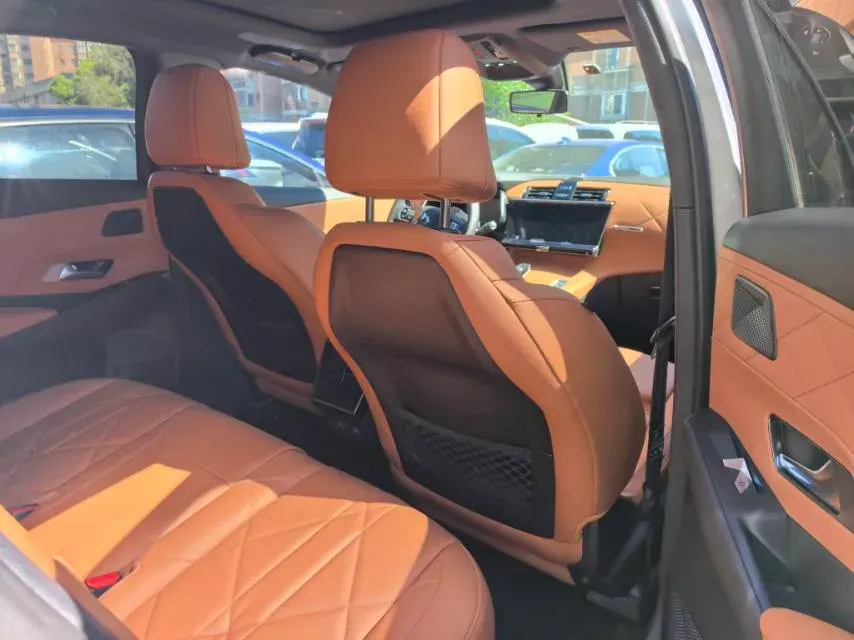 2020 DS 7 1.6T 180HP L4 8AT,autocango,china used car exporter,china ev exporter,chinese used car exporter,chinese used ev exporter