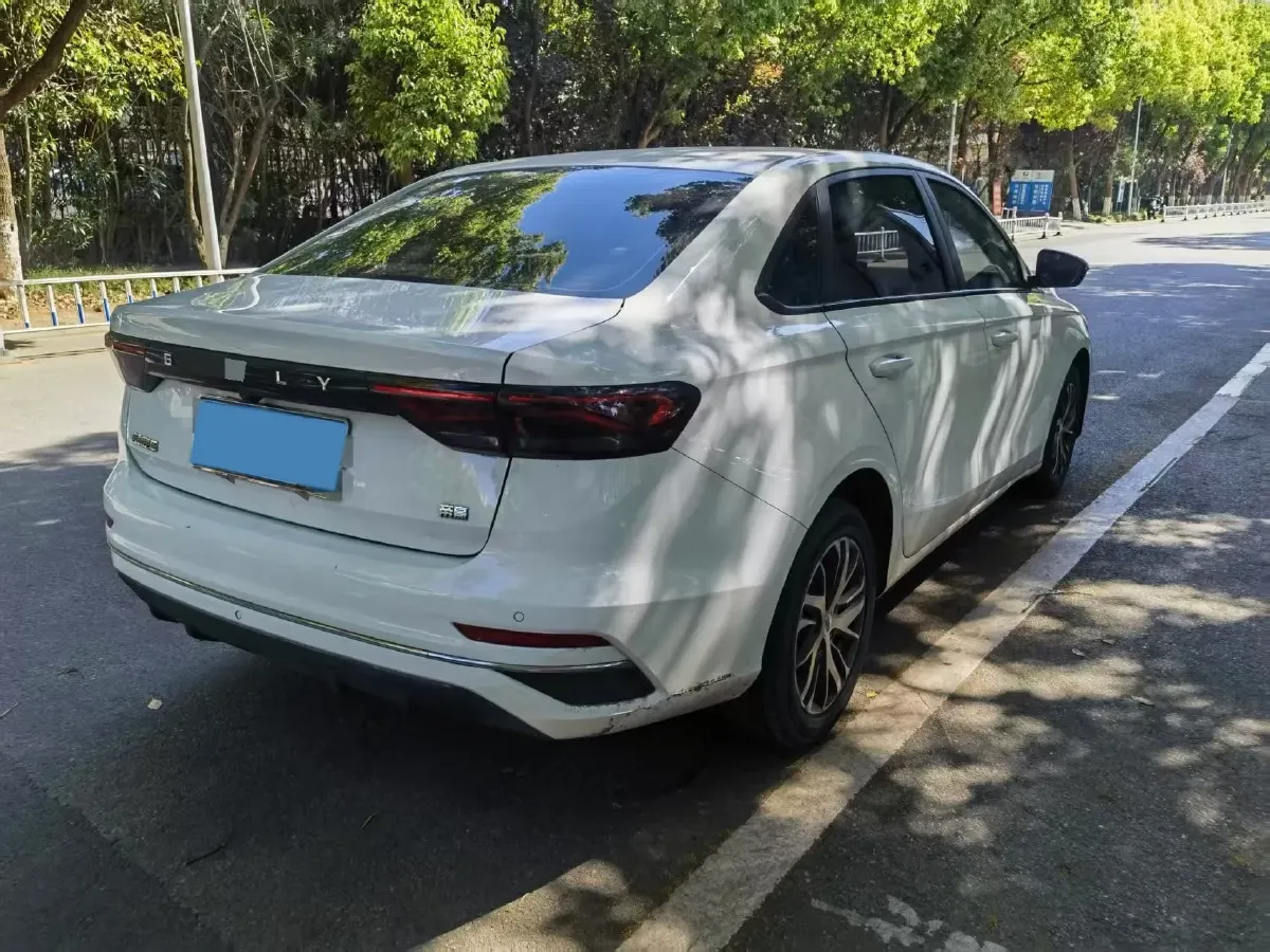 2025 Geely Emgrand 1.5L 127HP L4 CVT,autocango,china used car exporter,china ev exporter,chinese used car exporter,chinese used ev exporter