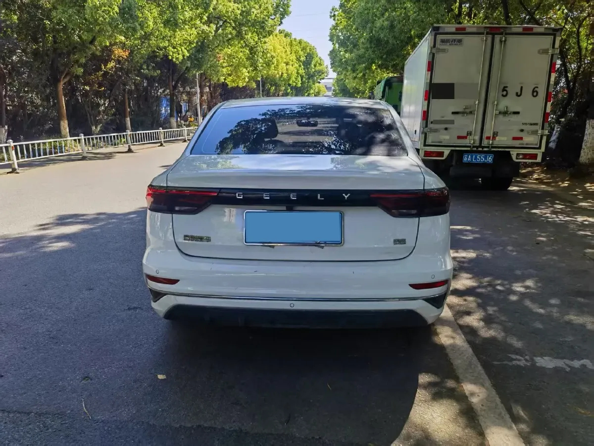 2025 Geely Emgrand 1.5L 127HP L4 CVT,autocango,china used car exporter,china ev exporter,chinese used car exporter,chinese used ev exporter