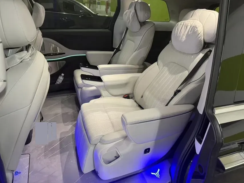 2025 Voyah Dream BEV 108.7KWH,autocango,china used car exporter,china ev exporter,chinese used car exporter,chinese used ev exporter