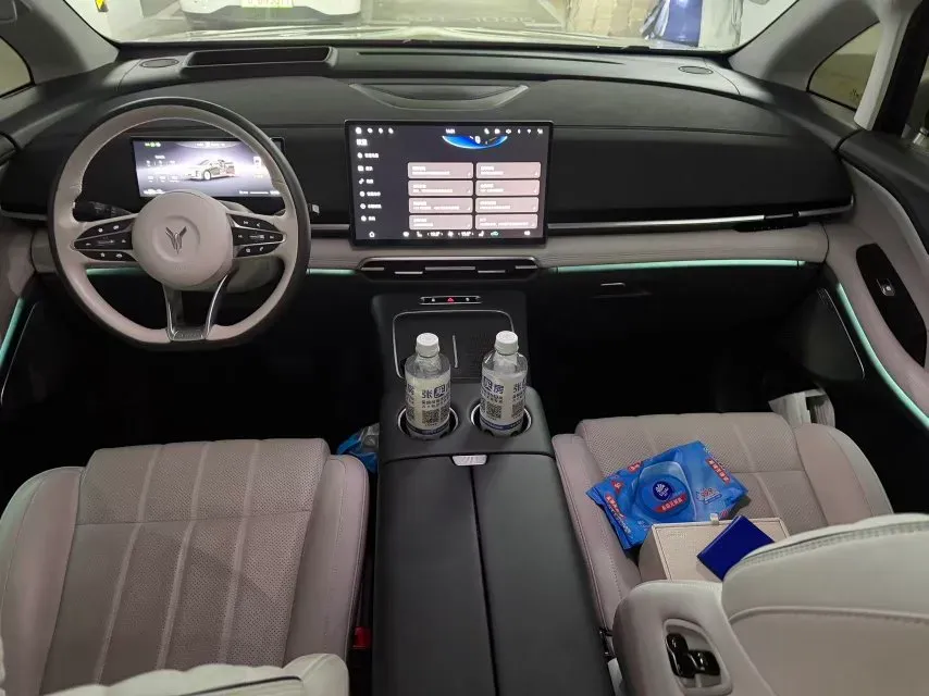 2025 Voyah Dream BEV 108.7KWH,autocango,china used car exporter,china ev exporter,chinese used car exporter,chinese used ev exporter
