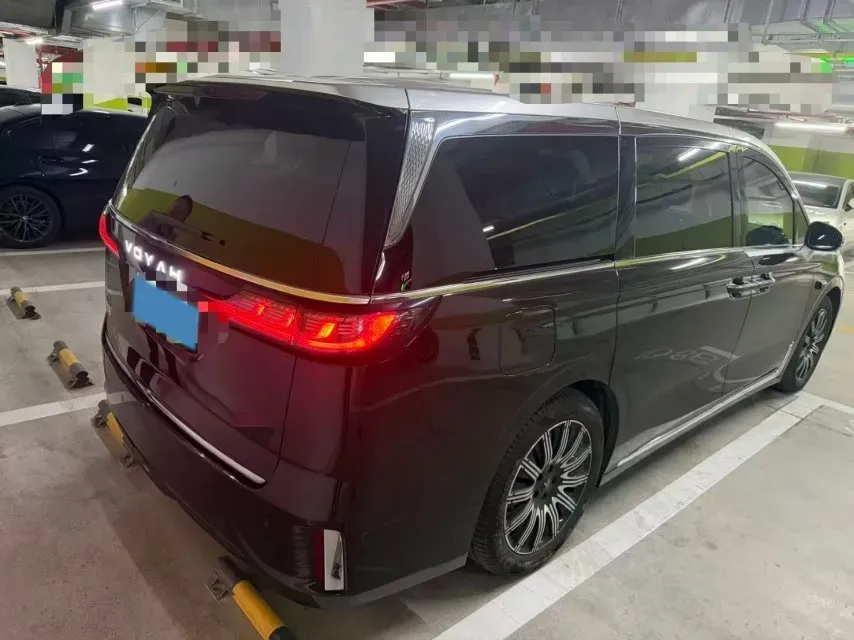 2025 Voyah Dream BEV 108.7KWH,autocango,china used car exporter,china ev exporter,chinese used car exporter,chinese used ev exporter