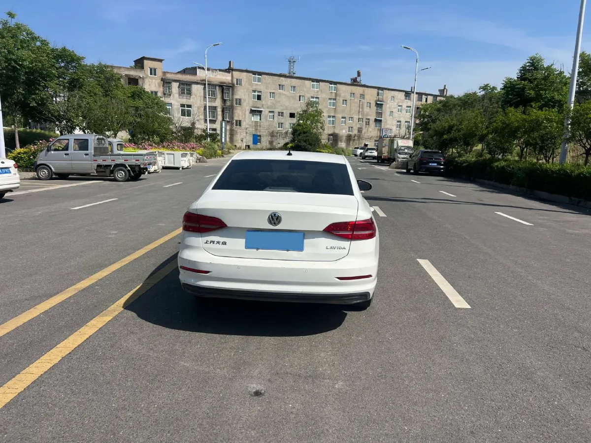 2018 Landwind XiaoYao 1.5T 163HP L4 CVT,autocango,china used car exporter,china ev exporter,chinese used car exporter,chinese used ev exporter
