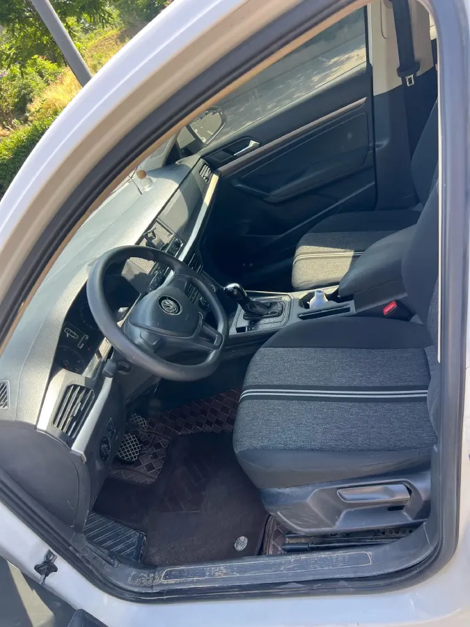 2018 Landwind XiaoYao 1.5T 163HP L4 CVT,autocango,china used car exporter,china ev exporter,chinese used car exporter,chinese used ev exporter
