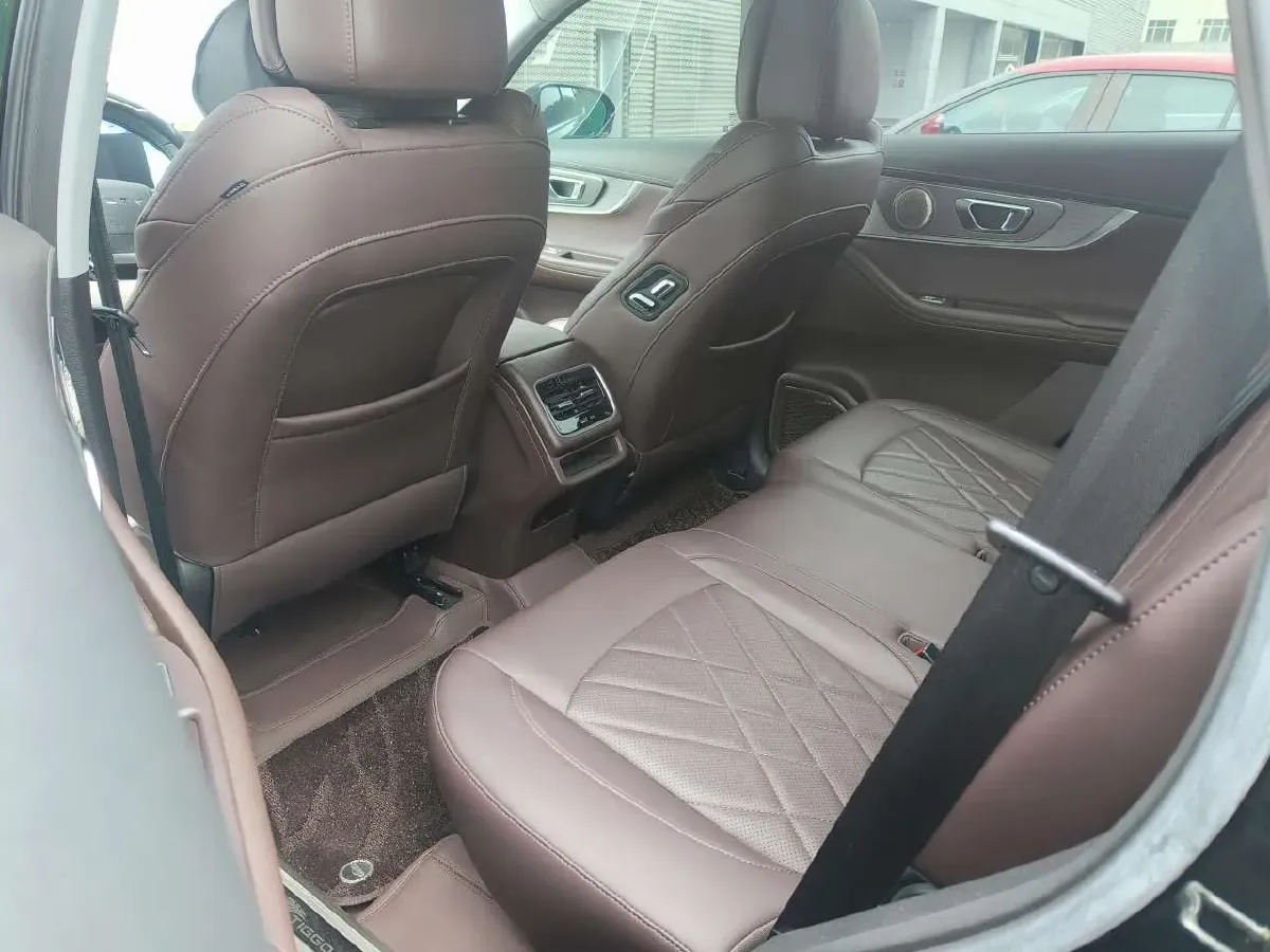2024 Chery Tiggo 8 PRO 2.0T 254HP L4 7DCT,autocango,china used car exporter,china ev exporter,chinese used car exporter,chinese used ev exporter