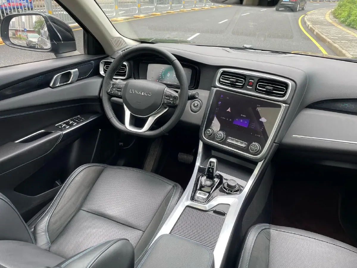 2018 Isuzu Mu-X 1.9T 163HP L4 6AT,autocango,china used car exporter,china ev exporter,chinese used car exporter,chinese used ev exporter