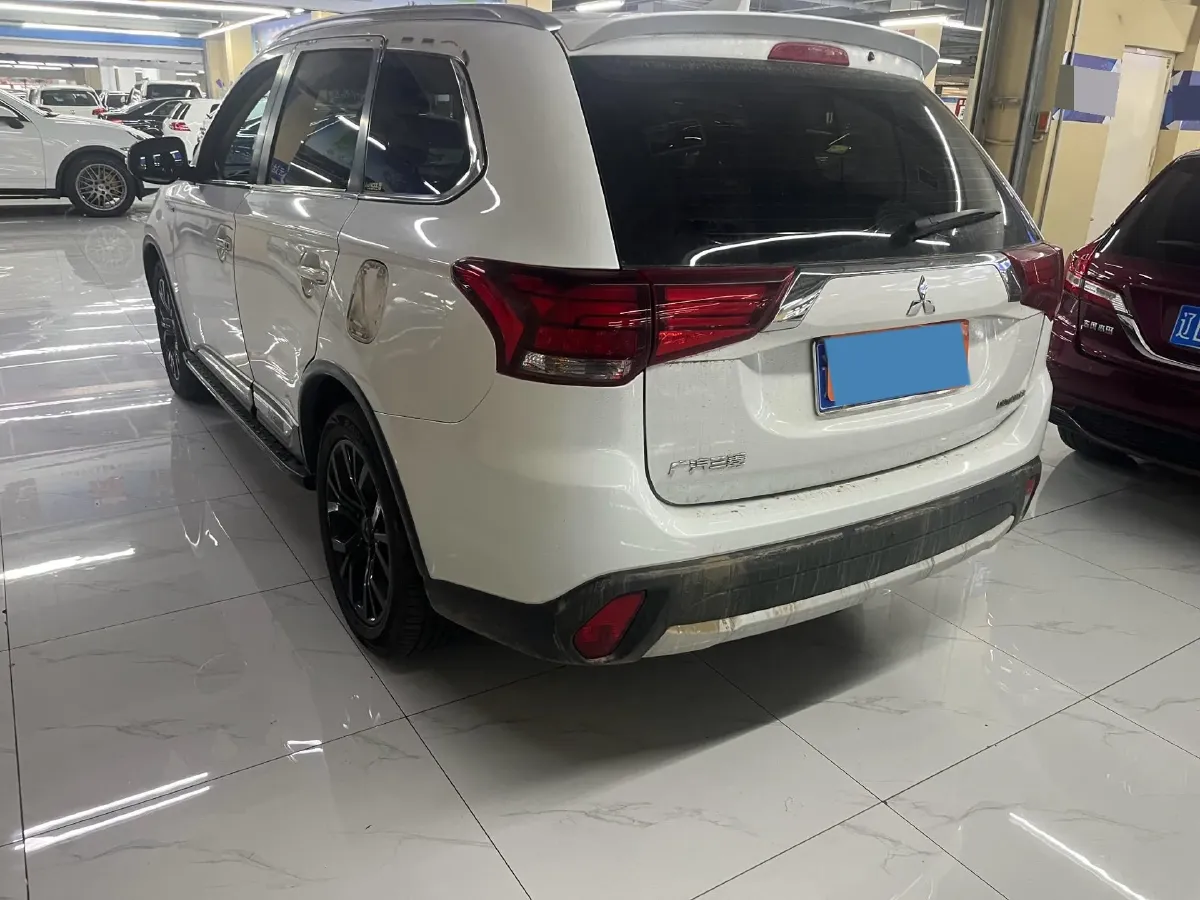 2018 Mitsubishi Outlander 2.0L 166HP L4 CVT,autocango,china used car exporter,china ev exporter,chinese used car exporter,chinese used ev exporter