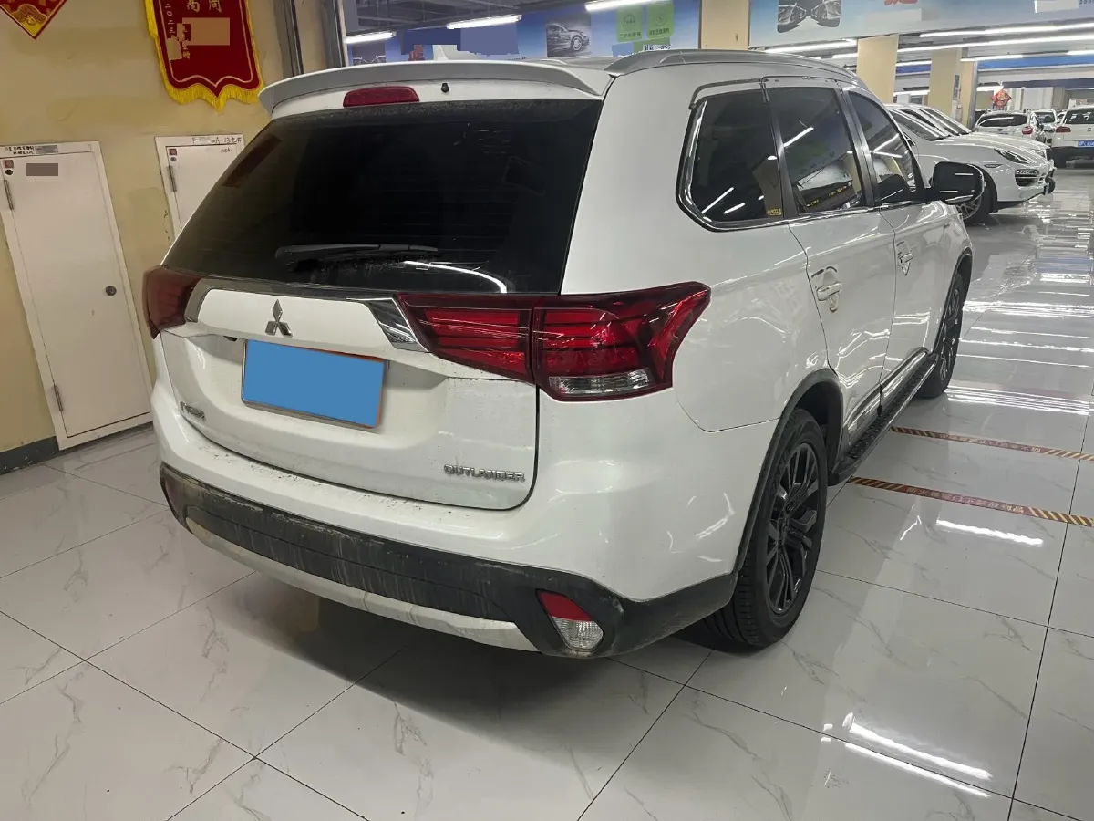 2018 Mitsubishi Outlander 2.0L 166HP L4 CVT,autocango,china used car exporter,china ev exporter,chinese used car exporter,chinese used ev exporter