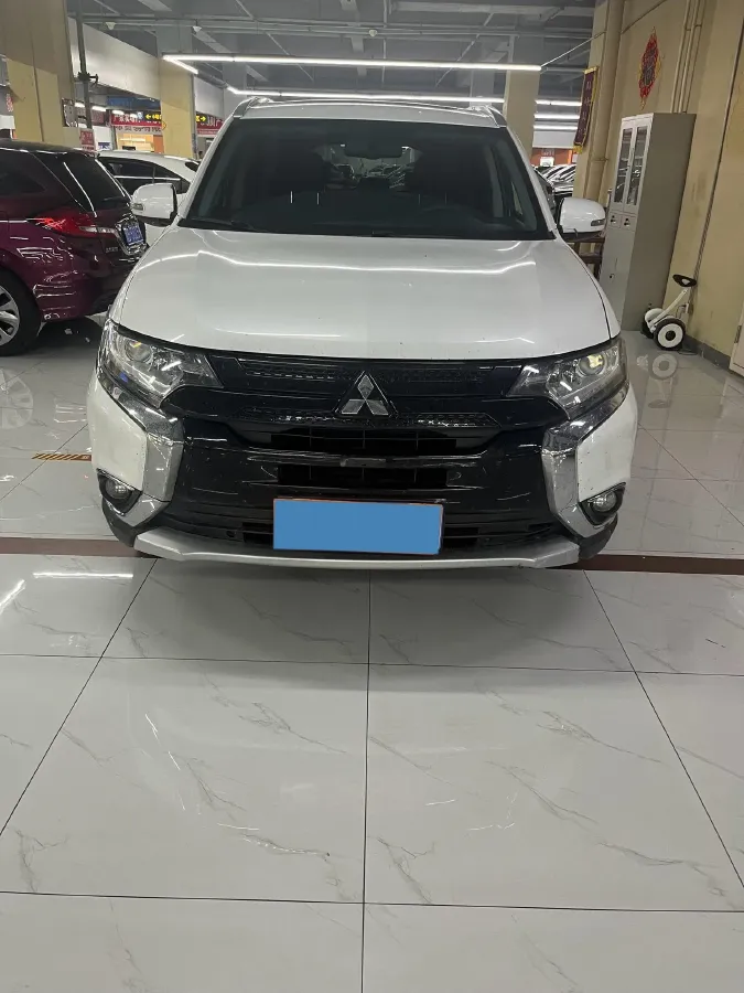 2018 Mitsubishi Outlander 2.0L 166HP L4 CVT,autocango,china used car exporter,china ev exporter,chinese used car exporter,chinese used ev exporter
