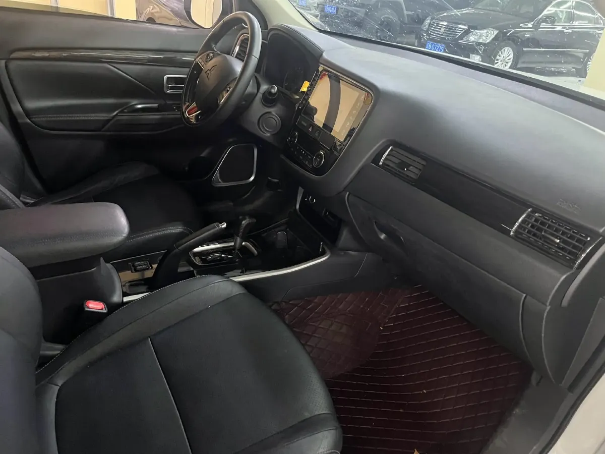 2018 Mitsubishi Outlander 2.0L 166HP L4 CVT,autocango,china used car exporter,china ev exporter,chinese used car exporter,chinese used ev exporter