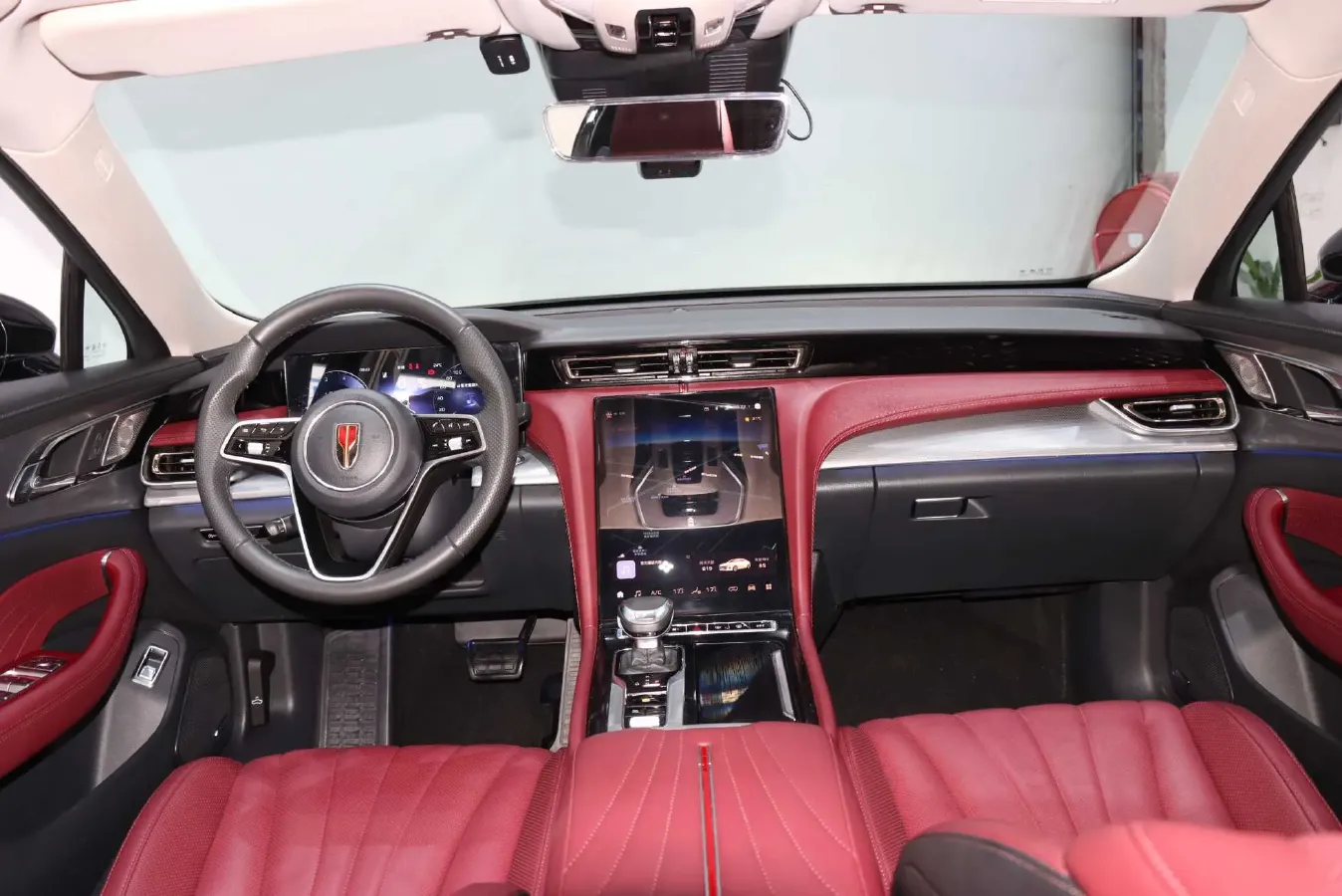 2024 HongQi H5 2.0T 224HP L4 8AT,autocango,china used car exporter,china ev exporter,chinese used car exporter,chinese used ev exporter