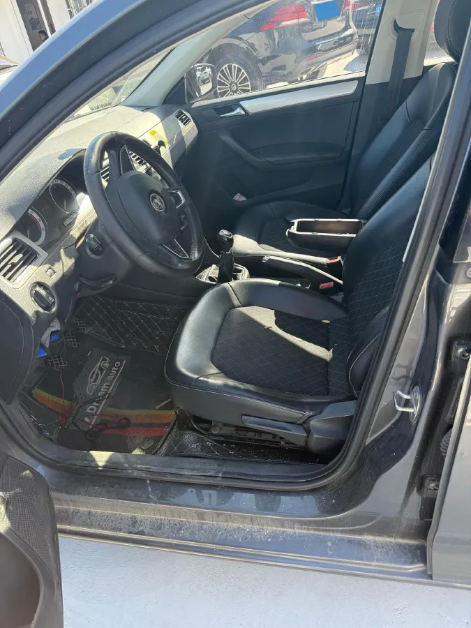 2019 SWM G01 1.5T 156HP L4 6MT,autocango,china used car exporter,china ev exporter,chinese used car exporter,chinese used ev exporter