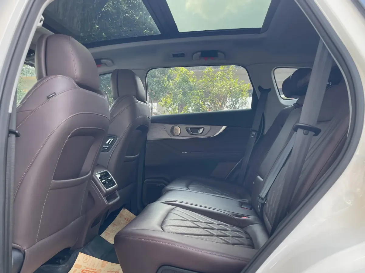 2025 Chery Tiggo 8 PRO 2.0T 254HP L4 7DCT,autocango,china used car exporter,china ev exporter,chinese used car exporter,chinese used ev exporter