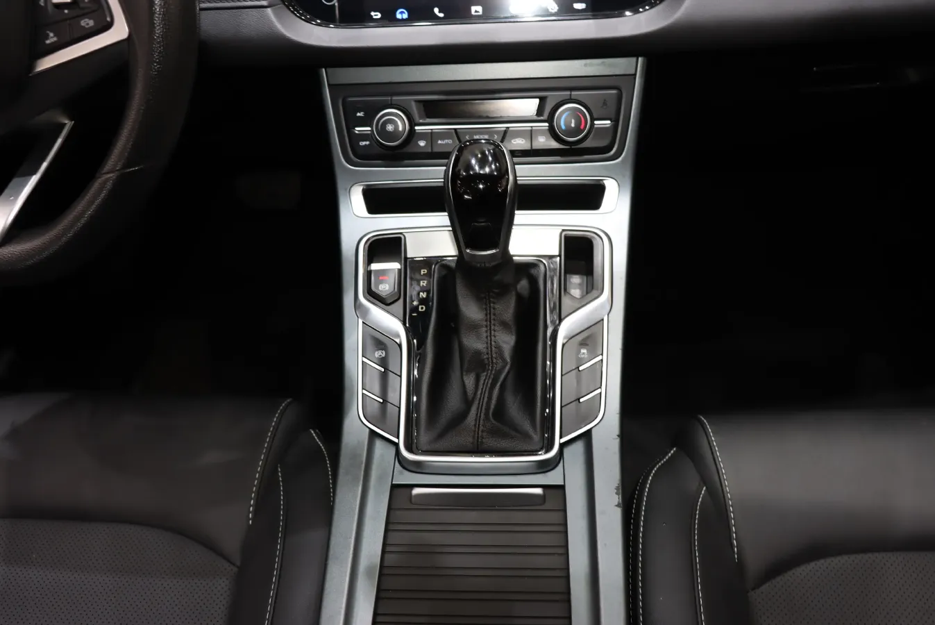 2020 Geely Emgrand 1.5L 109HP L4 CVT,autocango,china used car exporter,china ev exporter,chinese used car exporter,chinese used ev exporter