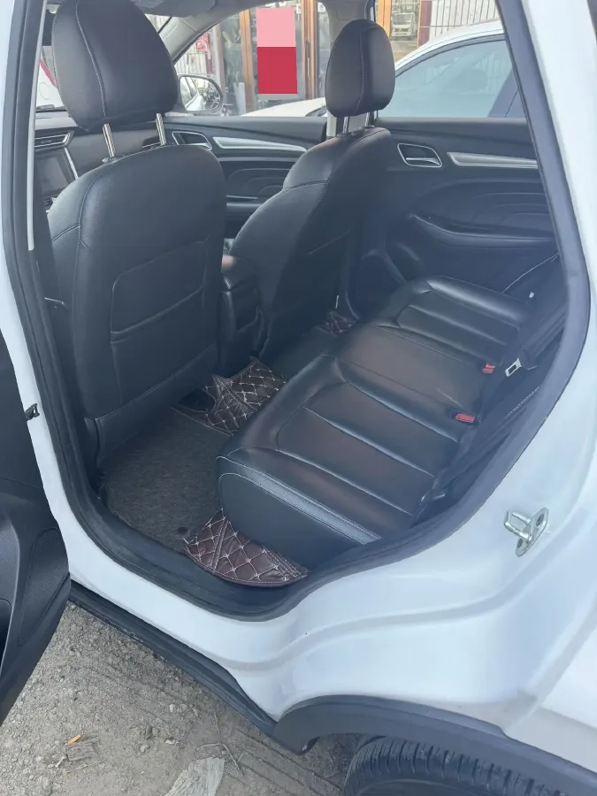 2020 Roewe RX3 1.6L 125HP L4 5MT,autocango,china used car exporter,china ev exporter,chinese used car exporter,chinese used ev exporter