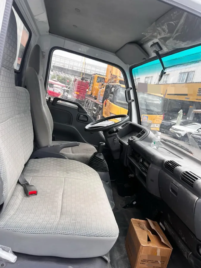 2019 MAXUS XinTu V80 2.5T 136HP L4 6MT,autocango,china used car exporter,china ev exporter,chinese used car exporter,chinese used ev exporter