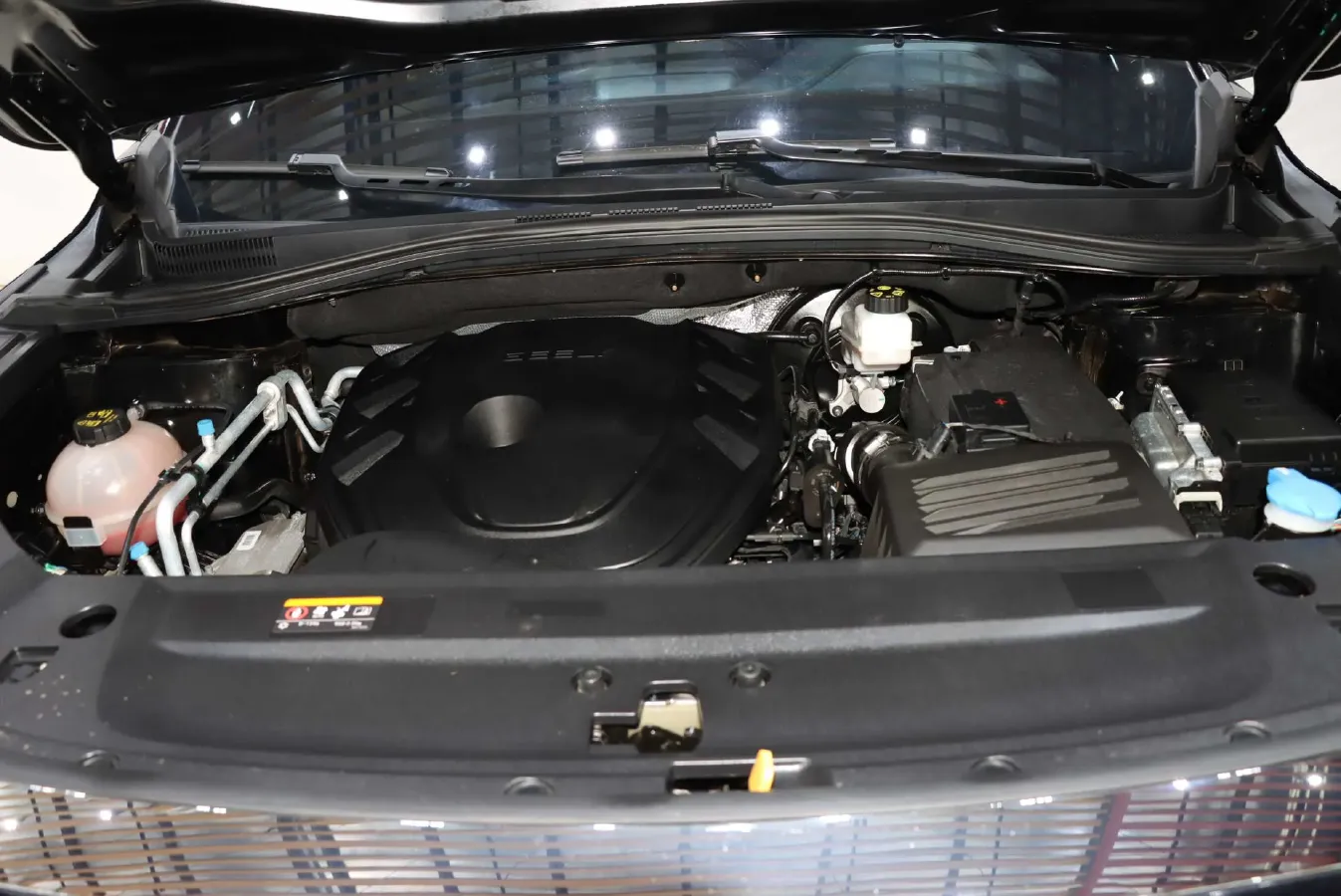 2023 Geely Okavango L 2.0T 218HP L4 7DCT,autocango,china used car exporter,china ev exporter,chinese used car exporter,chinese used ev exporter