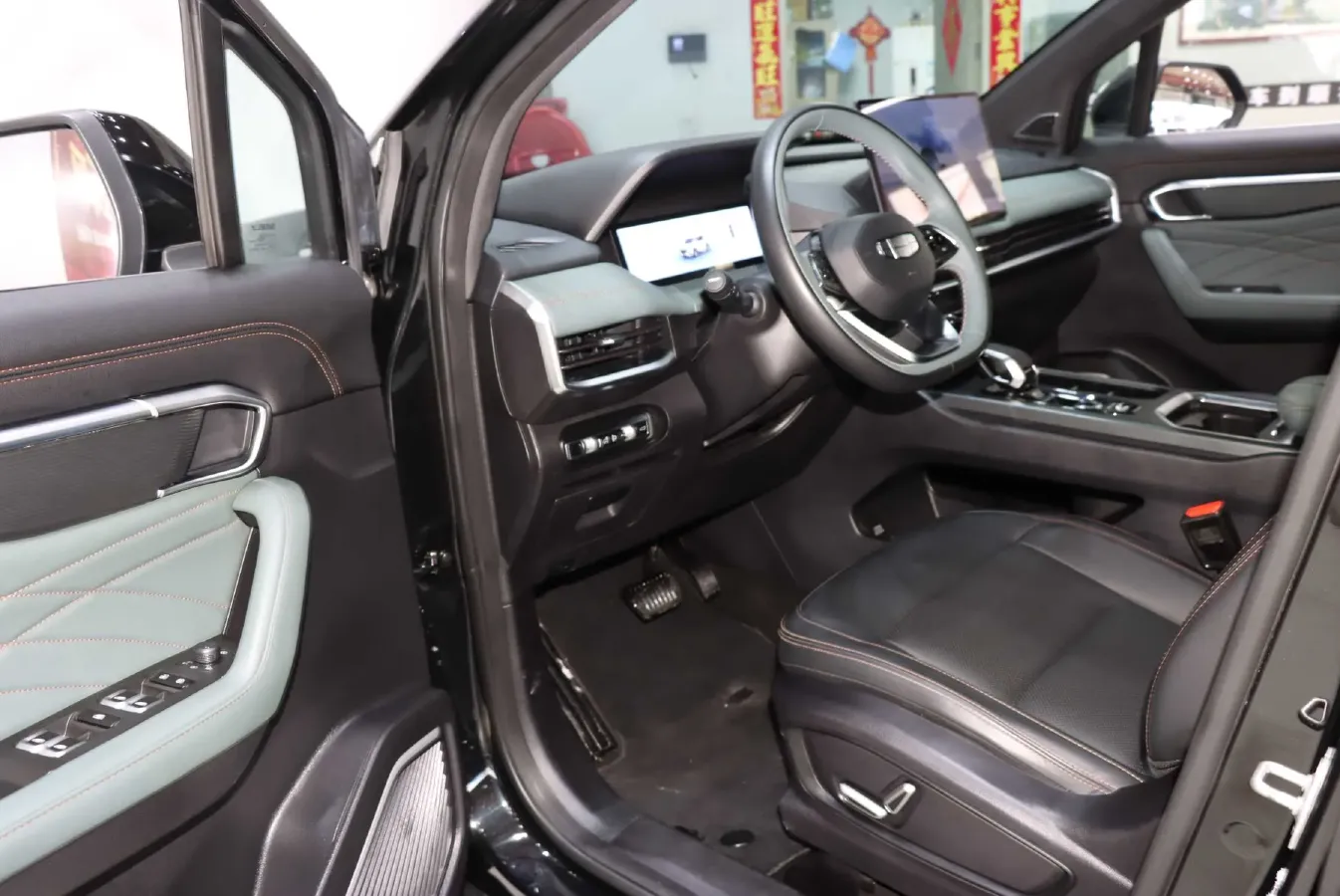 2023 Geely Okavango L 2.0T 218HP L4 7DCT,autocango,china used car exporter,china ev exporter,chinese used car exporter,chinese used ev exporter