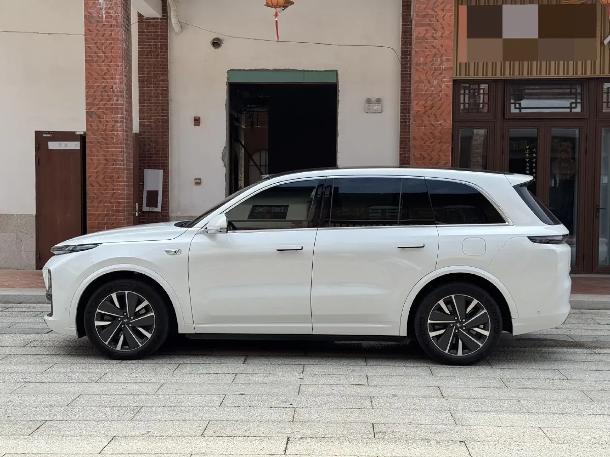 2025 Li L8 Range Extended 154HP REEV,autocango,china used car exporter,china ev exporter,chinese used car exporter,chinese used ev exporter