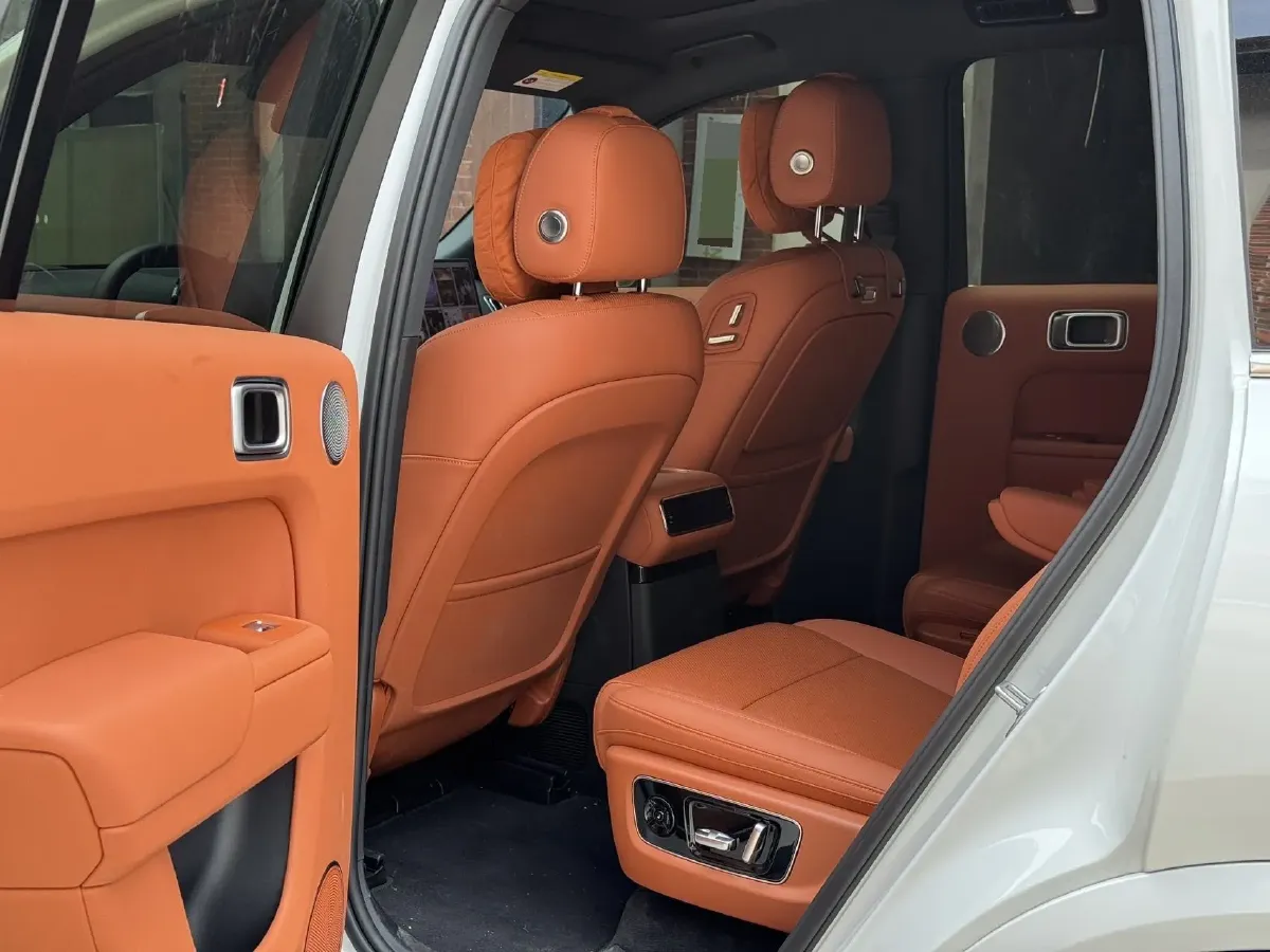 2025 Li L8 Range Extended 154HP REEV,autocango,china used car exporter,china ev exporter,chinese used car exporter,chinese used ev exporter