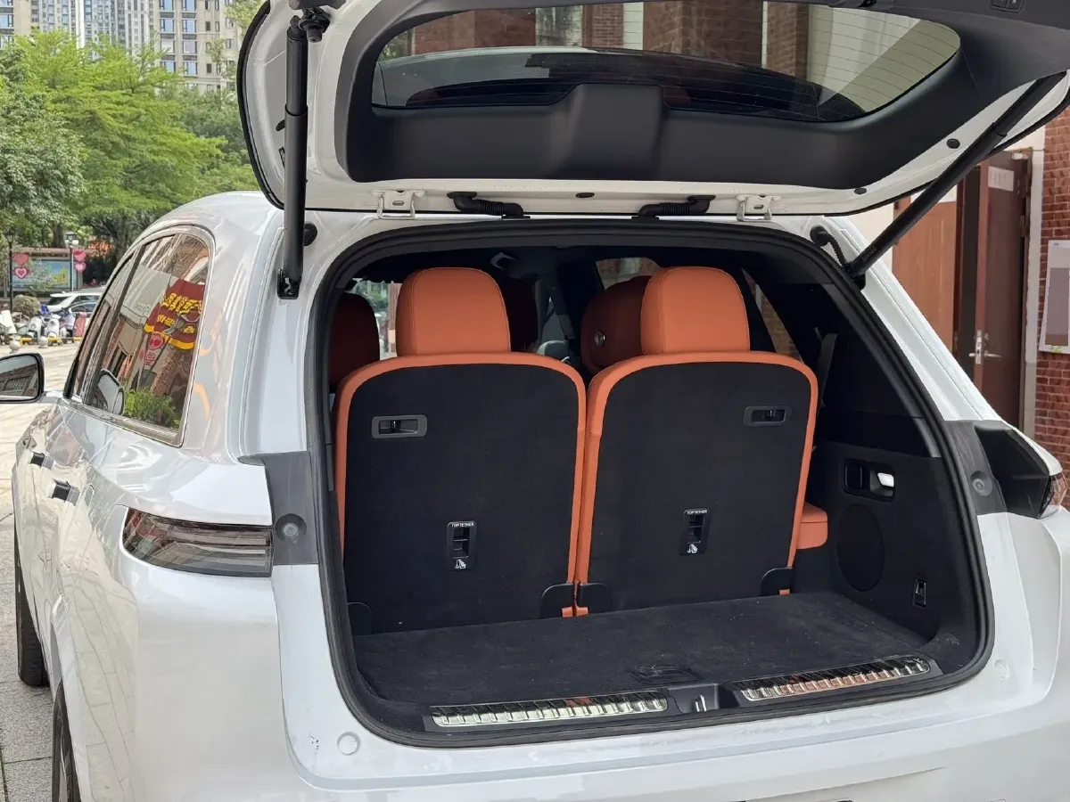 2025 Li L8 Range Extended 154HP REEV,autocango,china used car exporter,china ev exporter,chinese used car exporter,chinese used ev exporter