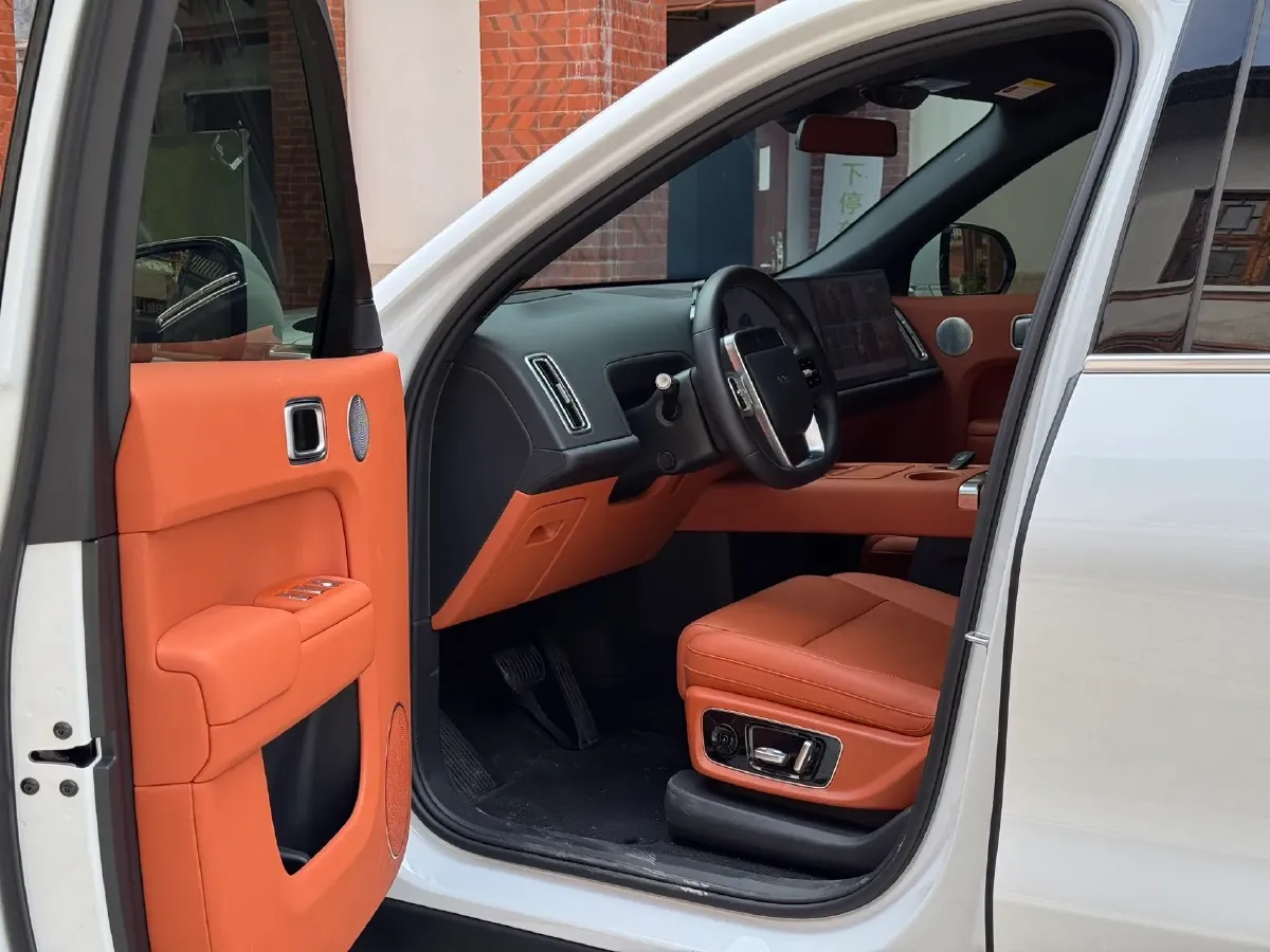 2025 Li L8 Range Extended 154HP REEV,autocango,china used car exporter,china ev exporter,chinese used car exporter,chinese used ev exporter