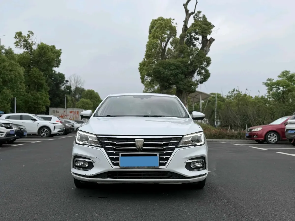2020 Roewe i5 1.5L 120HP L4 CVT,autocango,china used car exporter,china ev exporter,chinese used car exporter,chinese used ev exporter