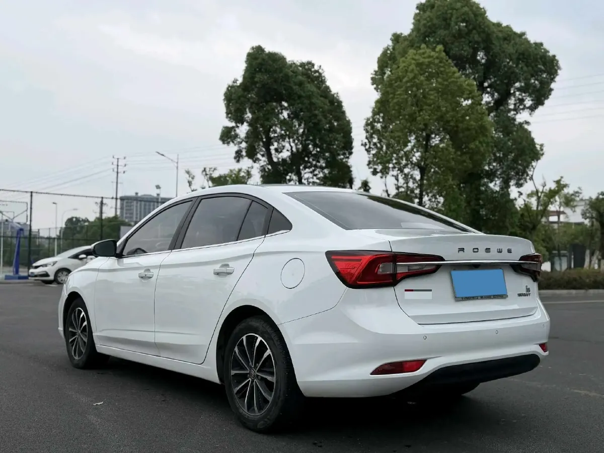 2020 Roewe i5 1.5L 120HP L4 CVT,autocango,china used car exporter,china ev exporter,chinese used car exporter,chinese used ev exporter