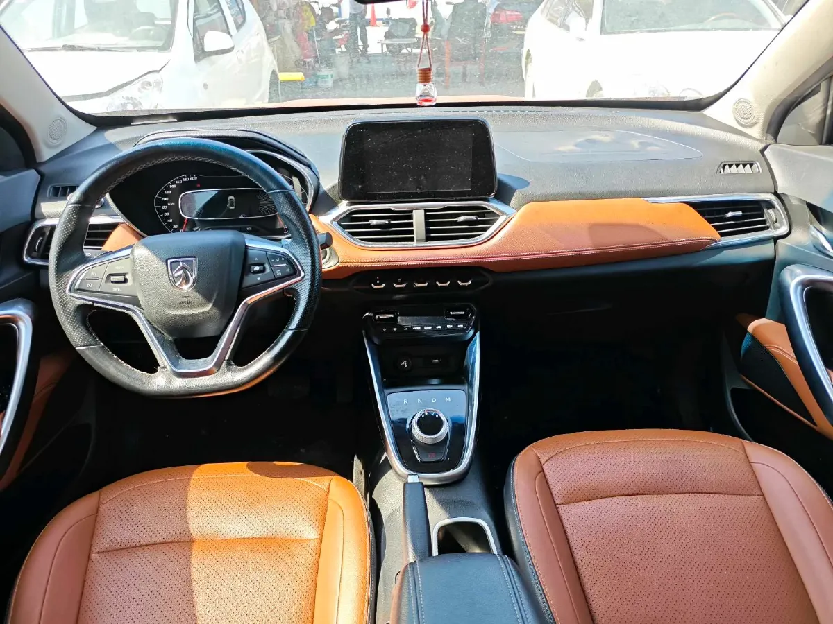 2017 HaiMa S5 Young Edition 1.6L 122HP L4 5MT,autocango,china used car exporter,china ev exporter,chinese used car exporter,chinese used ev exporter