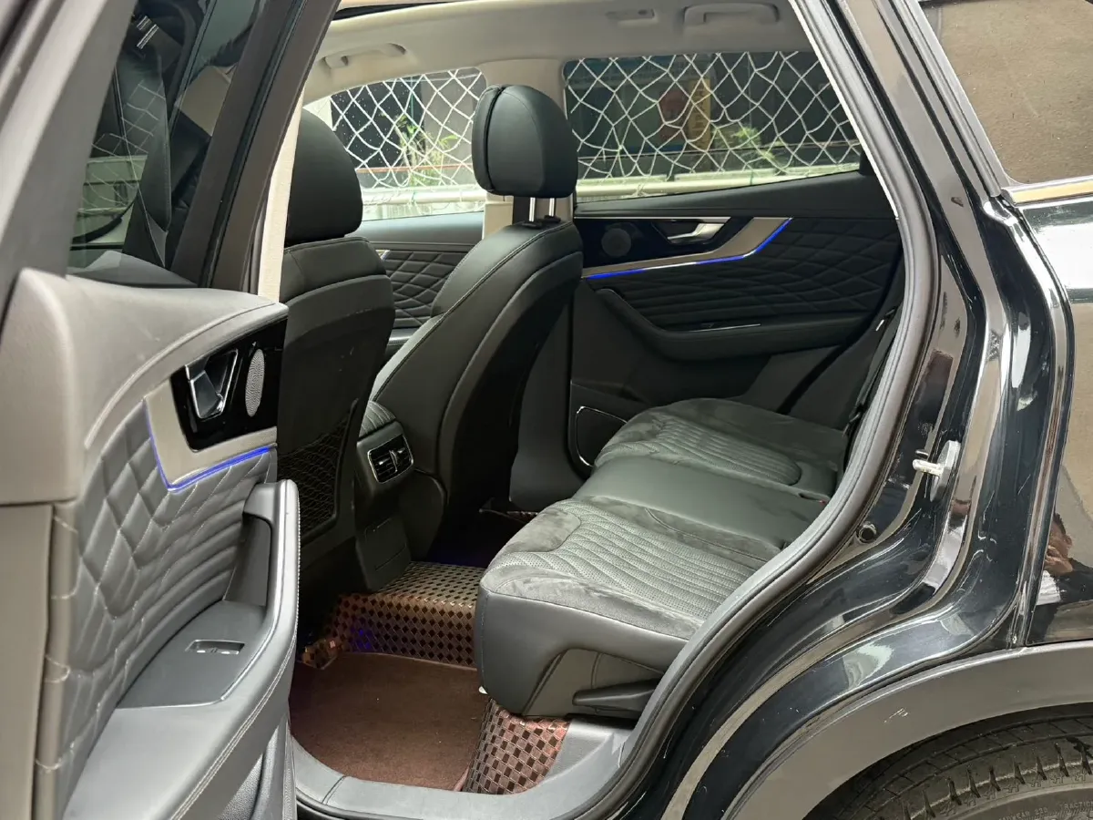 2022 HongQi HS5 2.0T 224HP L4 6AT,autocango,china used car exporter,china ev exporter,chinese used car exporter,chinese used ev exporter