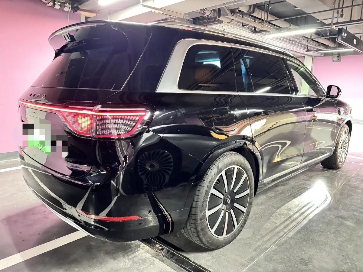 2025 AITO AITO M9 REEV 160HP REEV 52KWH,autocango,china used car exporter,china ev exporter,chinese used car exporter,chinese used ev exporter