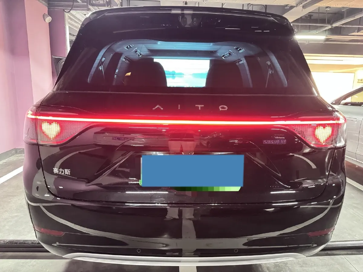 2025 AITO AITO M9 REEV 160HP REEV 52KWH,autocango,china used car exporter,china ev exporter,chinese used car exporter,chinese used ev exporter