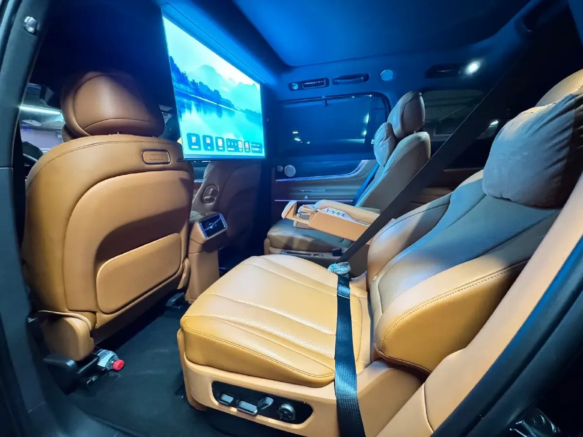 2025 AITO AITO M9 REEV 160HP REEV 52KWH,autocango,china used car exporter,china ev exporter,chinese used car exporter,chinese used ev exporter