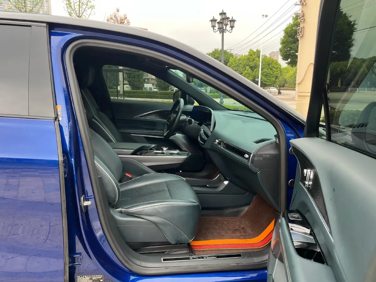 2022 Cadillac IQ Lyriq BEV 95.7KWH,autocango,china used car exporter,china ev exporter,chinese used car exporter,chinese used ev exporter