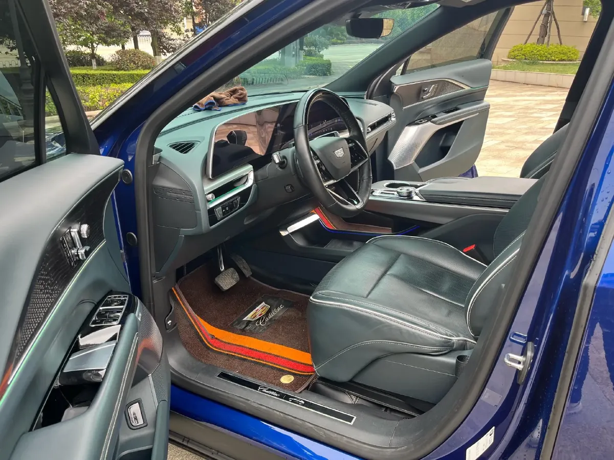 2022 Cadillac IQ Lyriq BEV 95.7KWH,autocango,china used car exporter,china ev exporter,chinese used car exporter,chinese used ev exporter