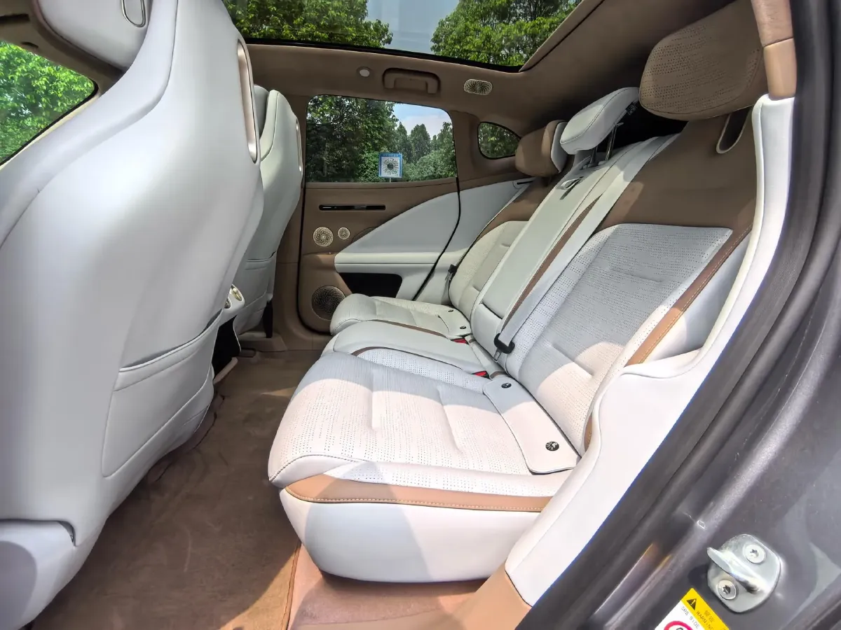 2024 Avatr 07 1.5T 156HP L4 REEV 39.05KWH,autocango,china used car exporter,china ev exporter,chinese used car exporter,chinese used ev exporter