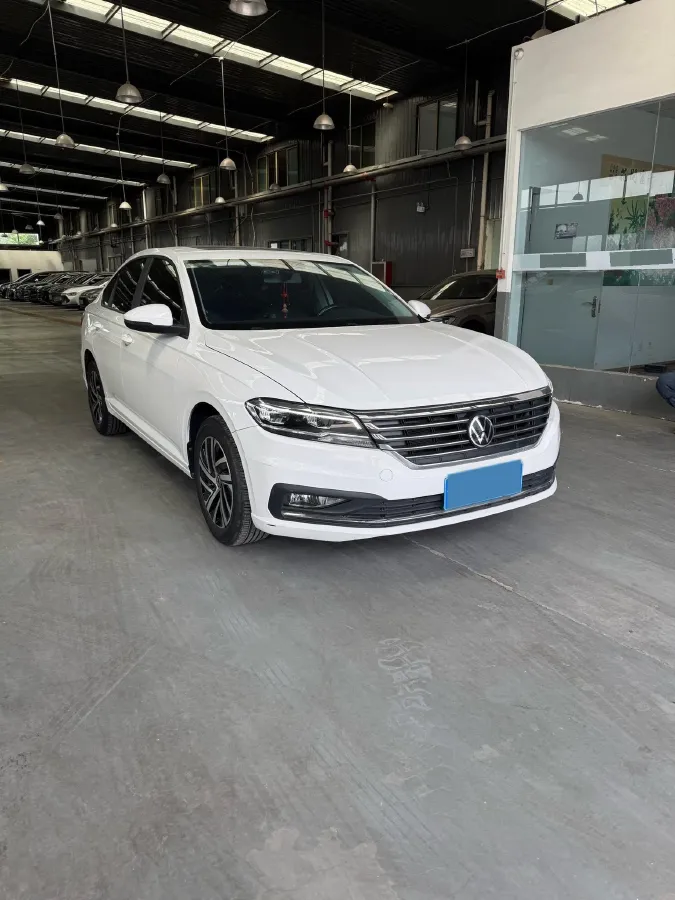2022 Bestune B70 2.0T 224HP L4 6AT,autocango,china used car exporter,china ev exporter,chinese used car exporter,chinese used ev exporter