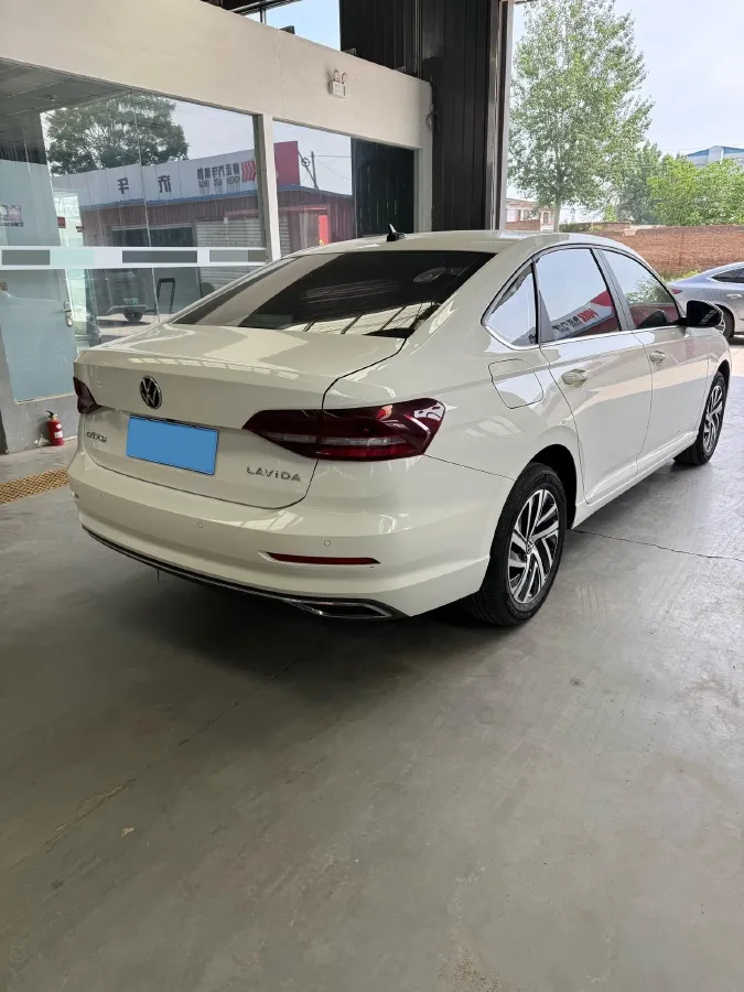 2022 Bestune B70 2.0T 224HP L4 6AT,autocango,china used car exporter,china ev exporter,chinese used car exporter,chinese used ev exporter