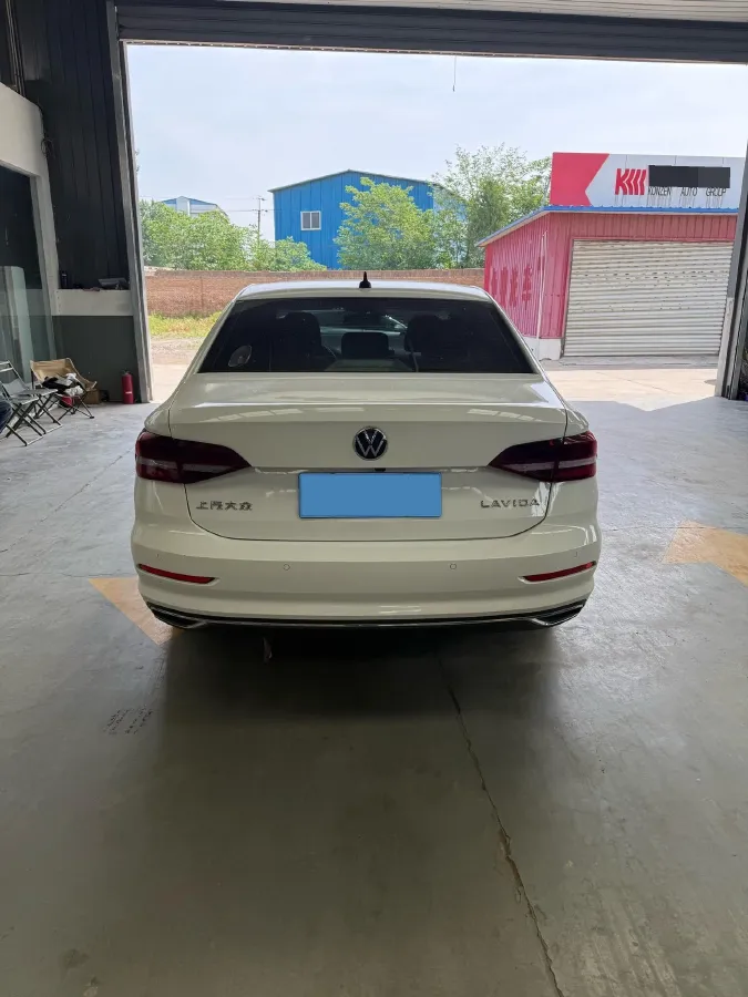 2022 Bestune B70 2.0T 224HP L4 6AT,autocango,china used car exporter,china ev exporter,chinese used car exporter,chinese used ev exporter