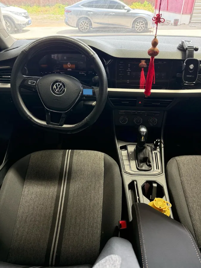 2022 Bestune B70 2.0T 224HP L4 6AT,autocango,china used car exporter,china ev exporter,chinese used car exporter,chinese used ev exporter