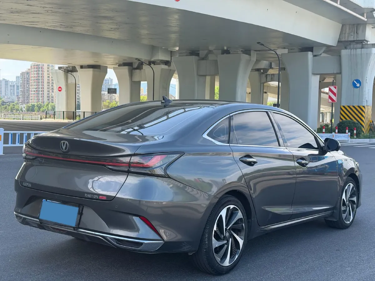 2023 ChangAn Raeton Plus 1.5T 188HP L4 7DCT,autocango,china used car exporter,china ev exporter,chinese used car exporter,chinese used ev exporter