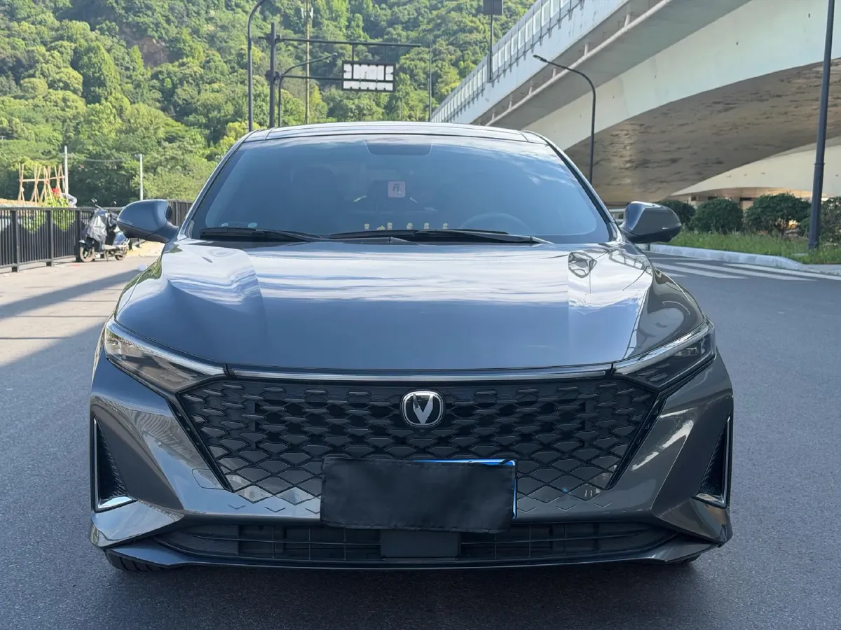 2023 ChangAn Raeton Plus 1.5T 188HP L4 7DCT,autocango,china used car exporter,china ev exporter,chinese used car exporter,chinese used ev exporter