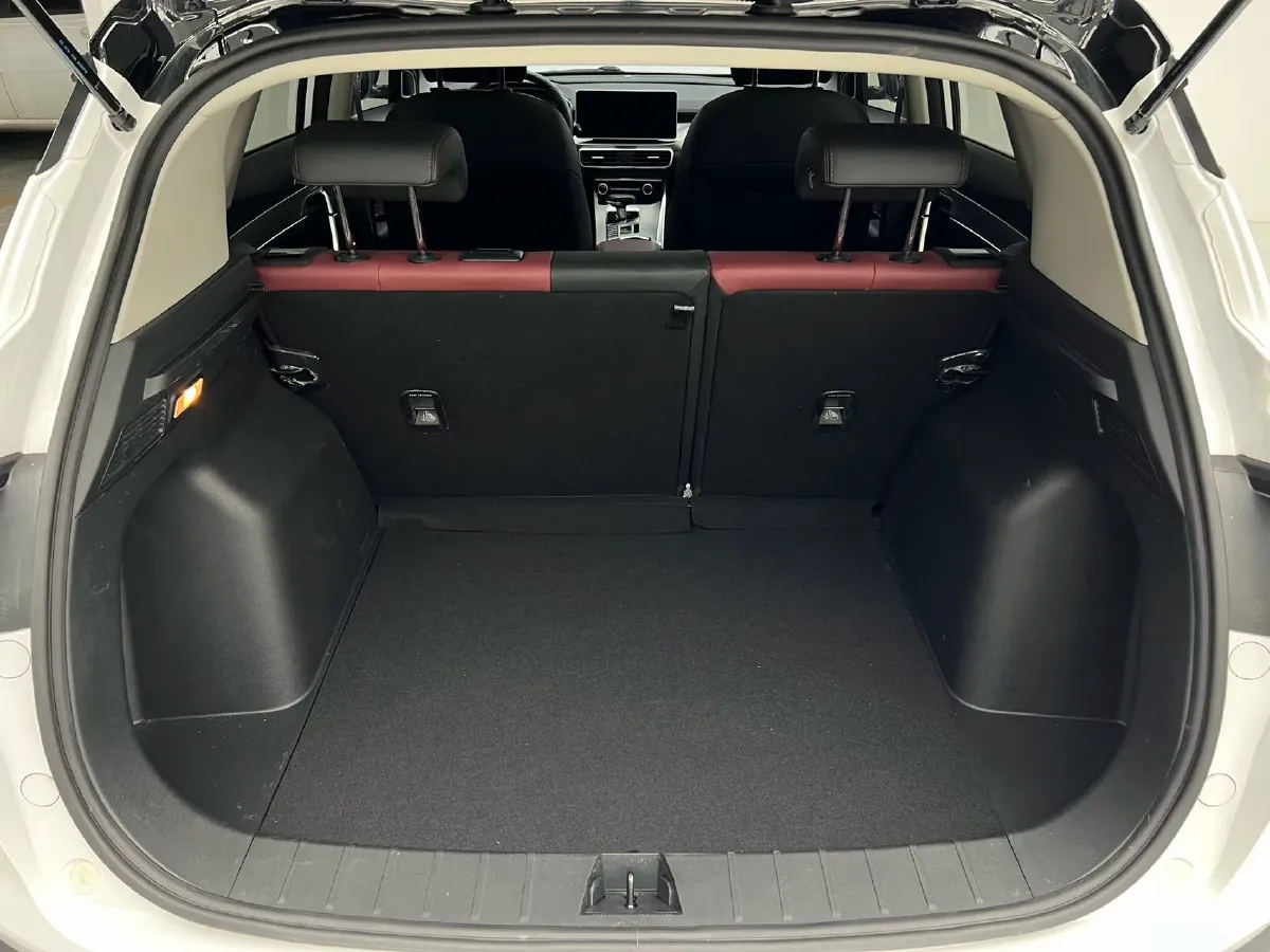 2021 Geely Coolray 1.4T 141HP L4 6DCT,autocango,china used car exporter,china ev exporter,chinese used car exporter,chinese used ev exporter