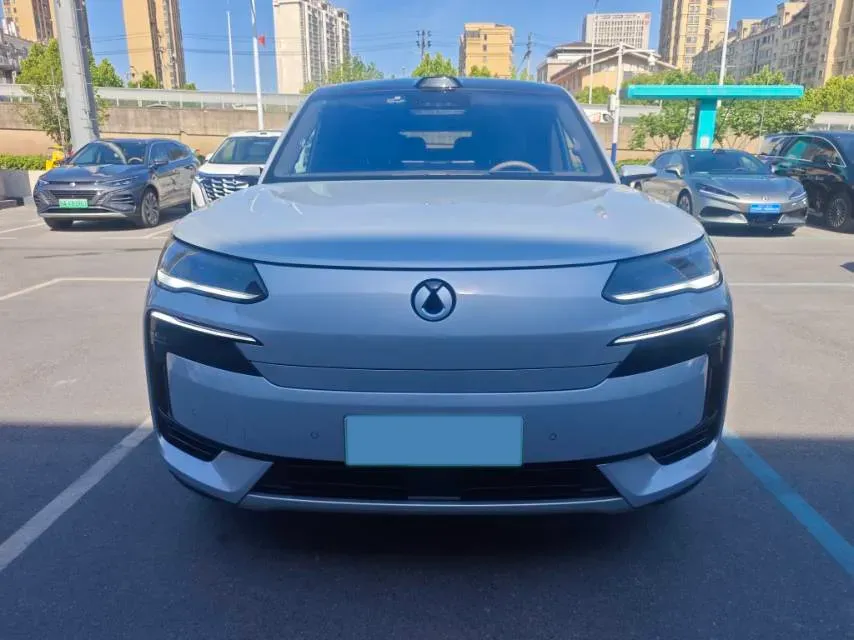2025 Denza DenzaN9 2.0T 207HP L4 E-CVT PHEV,autocango,china used car exporter,china ev exporter,chinese used car exporter,chinese used ev exporter