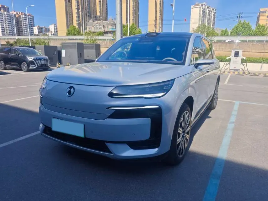 2025 Denza DenzaN9 2.0T 207HP L4 E-CVT PHEV,autocango,china used car exporter,china ev exporter,chinese used car exporter,chinese used ev exporter
