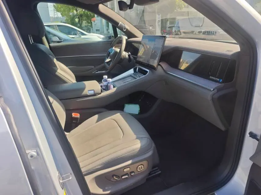 2025 Denza DenzaN9 2.0T 207HP L4 E-CVT PHEV,autocango,china used car exporter,china ev exporter,chinese used car exporter,chinese used ev exporter